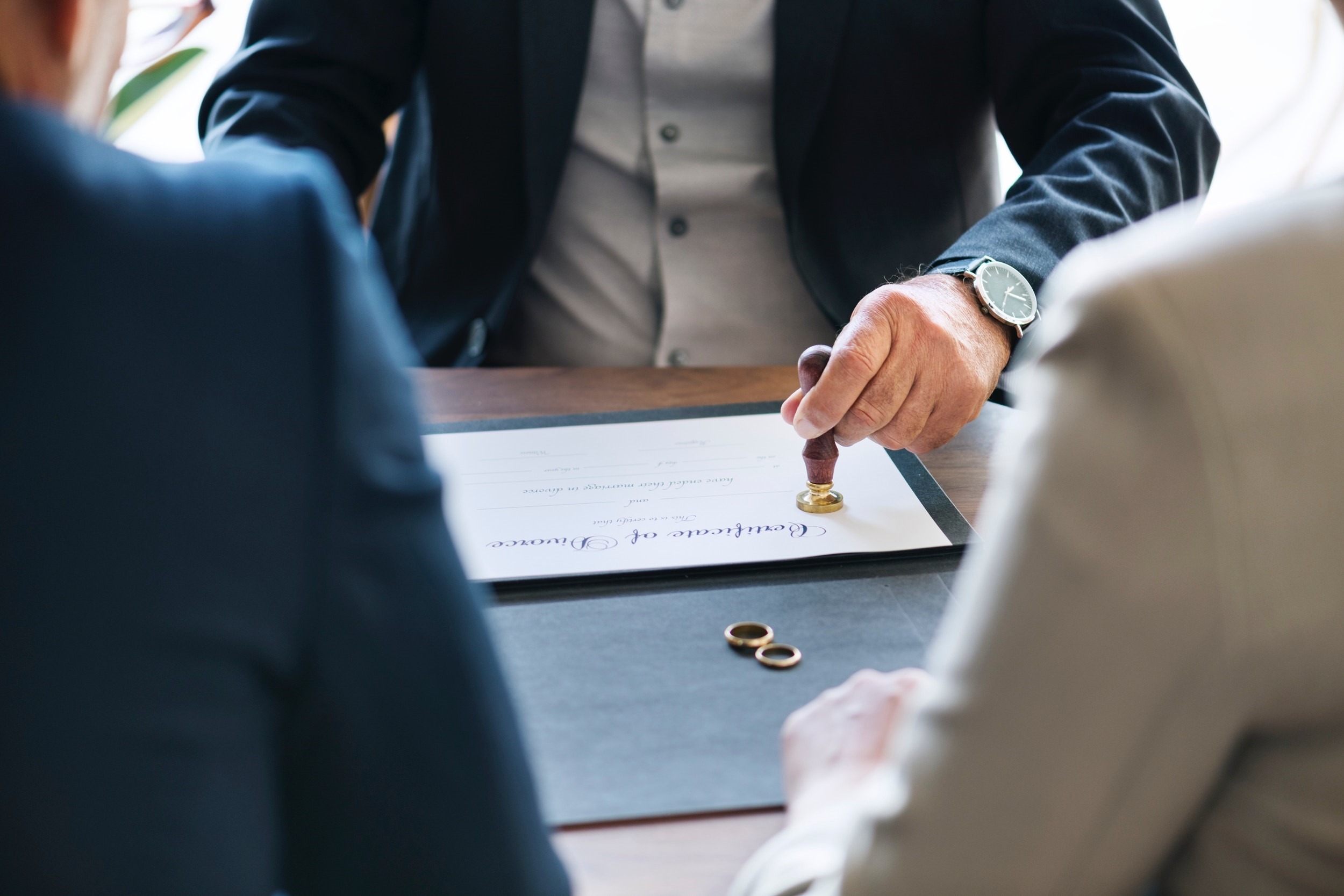 Arrange Professional Signature Verification With Mobile Notary Services at Your Convenience